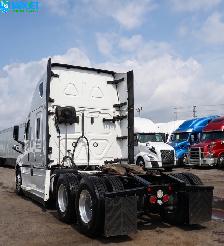 2023 Freightliner Cascadia - 395K Kilometers Driven - Photo 7