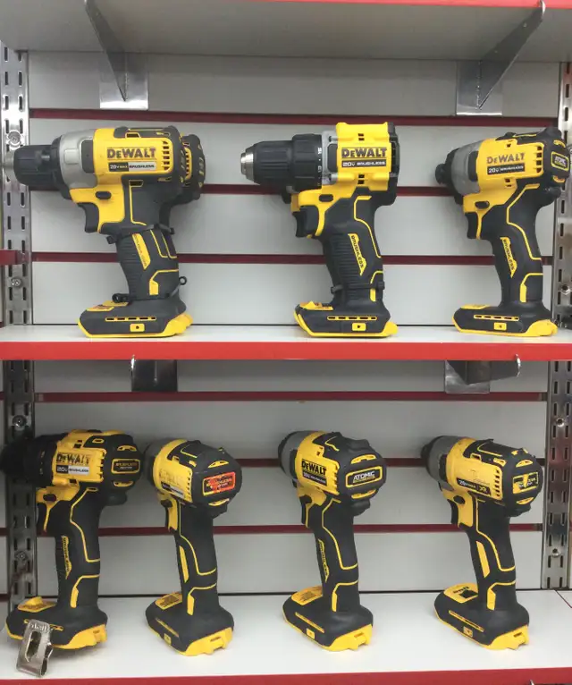 plusieurs perceuse et impact DeWalt