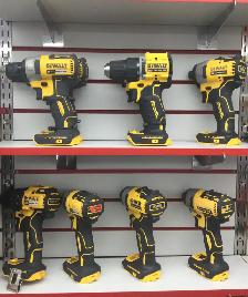 plusieurs perceuse et impact DeWalt