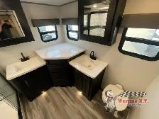 2024 Heartland Big Country 3905FL - Photo 26