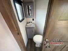2021 Keystone RV Fuzion 424 - Photo 26