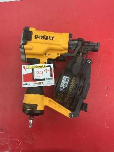 cloueuse pneumatique Dewalt