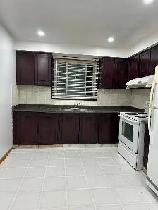 3 Bedroom House for Rent in Malton, Mississauga - Photo 2