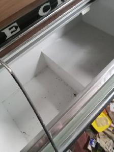 Used Kelvinator Commercial Ice Cream Cooler - Photo 3
