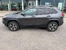 2016 Jeep Cherokee Trailhawk / 4x4 / Sièges chauffants Caméra de - Photo 8