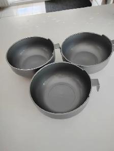 3CONTENANTS NEUFS VAISSELLE GRIS MATRIX KORÉA 3'HAUx6'LAR$5.00CH