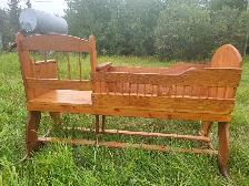 WOOD CRADLE, ROCKING, HAND-MADE - Photo 3