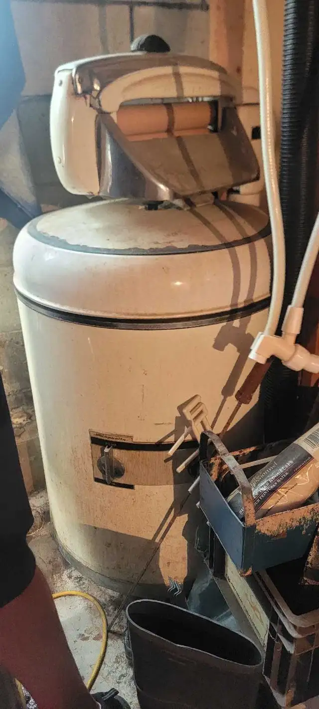 ANTIQUE WASHING BARREL