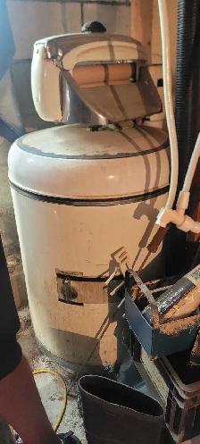 ANTIQUE WASHING BARREL