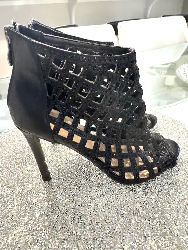Beautiful Sparkly Caged shoes!