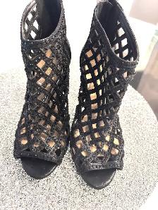 Beautiful Sparkly Caged shoes! - Photo 2
