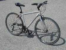 A BEAUTY ALUMINUM 700C DEVINCI ST TROPEX 24 SPD HYBRID ROAD BIKE