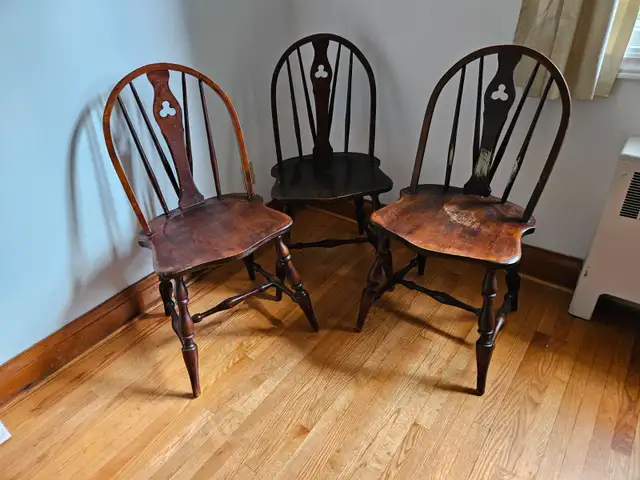 Set of 4 dinning chairs