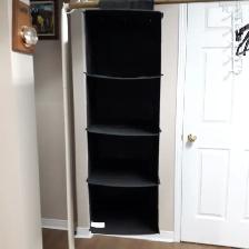 RANGE-TOUT À4 TABLETTES 7'x11'ÀSUSPENDRE DANS GARDE-ROBE: $10.00