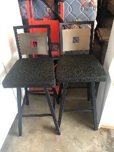 2 Bar Stools