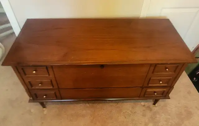 Lovely Vintage MCM HONDERICH Furniture Co Cedar Chest Ex Cond