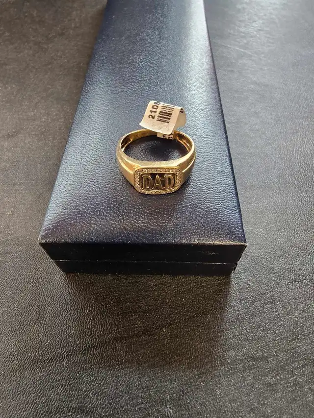 10K Yellow Gold 'Dad' Ring