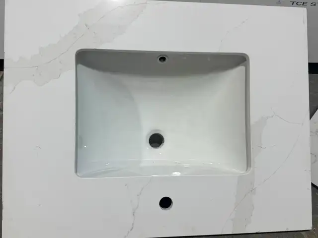 Calacatta Quartz Vanity Top   Sink