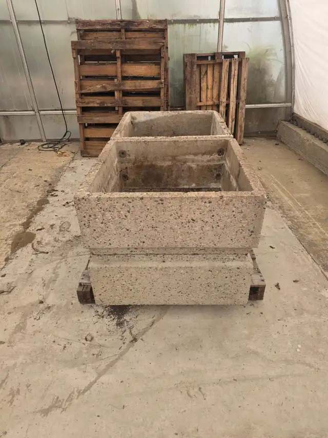 Exposed  aggregate planters