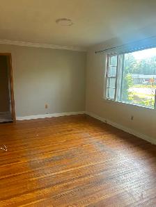 FOR RENT: Detached Bungalow. Available Immediately. Prime Area! - Photo 4