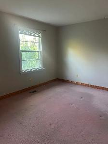 FOR RENT: Detached Bungalow. Available Immediately. Prime Area! - Photo 6