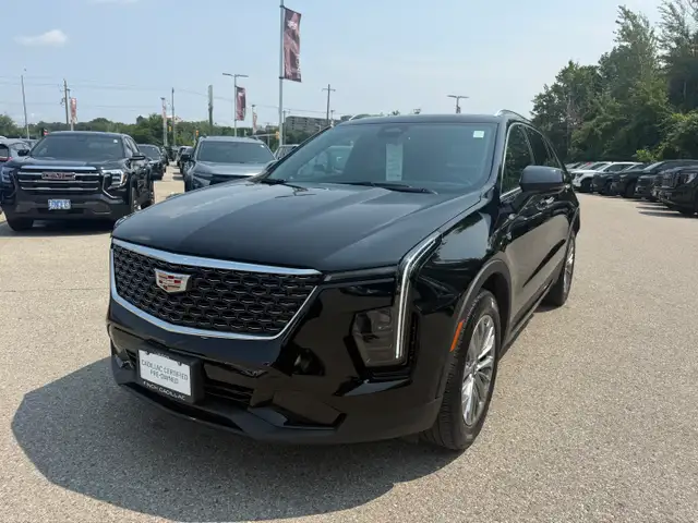 2024 Cadillac XT4 AWD Premium Luxury
