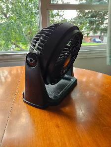 3 speed table fan - Photo 2