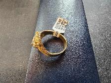 10K Yellow Gold Lions Head ring with Red Stone Eyes - Photo 2