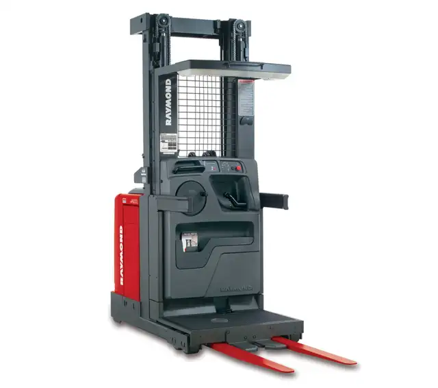 Order Picker Forklft operator