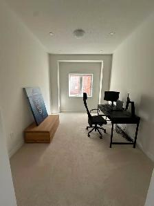 4 Bed   Den and 3.5 Bathrooms - Photo 5