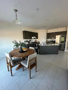 4 Bed   Den and 3.5 Bathrooms - Photo 7