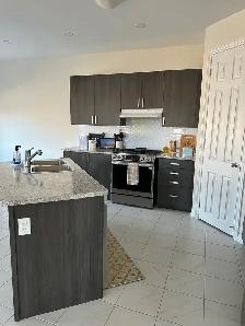 4 Bed   Den and 3.5 Bathrooms - Photo 8