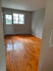 4 ½ - Beau, Propre, Stationnement, Près Métro Honoré-Beaugrand - Photo 11