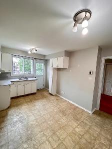 4 ½ - Beau, Propre, Stationnement, Près Métro Honoré-Beaugrand - Photo 17