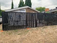 CHAIN LINK FENCE WITH PRIVACY SLATS