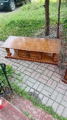 2 end tables and coffee table - Photo 2