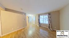 3 Bed / 2.5 Bath Pet Friendly Home in Terwillegar with Garage - Photo 2