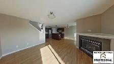 3 Bed / 2.5 Bath Pet Friendly Home in Terwillegar with Garage - Photo 3
