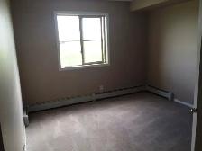 2 Bed   Den, 2 Bath Apartment in Rutherford (SW) - Photo 3