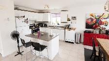 À louer / For Rent: 3BR Bright top Floor – Haute-Plaine - Photo 3