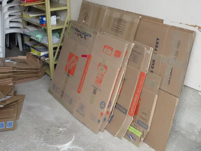 Free Moving boxes