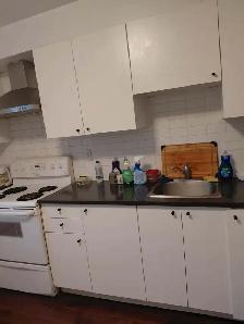 Available 4  1/2 apartments in cotes des neiges - Photo 3