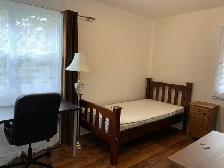 St Catharines - ROOMS for COUPLES and SINGLES - $500 to $850 - Photo 5