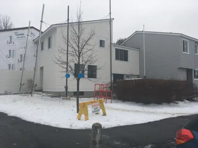 Siding crew looking for work