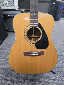 Yamaha FG-160 Acoustic Guitar