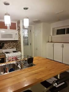 RENTAL- 1 Bed-1 Bath BSMT- Border Etobicoke & Mississauga $1,500 - Photo 2