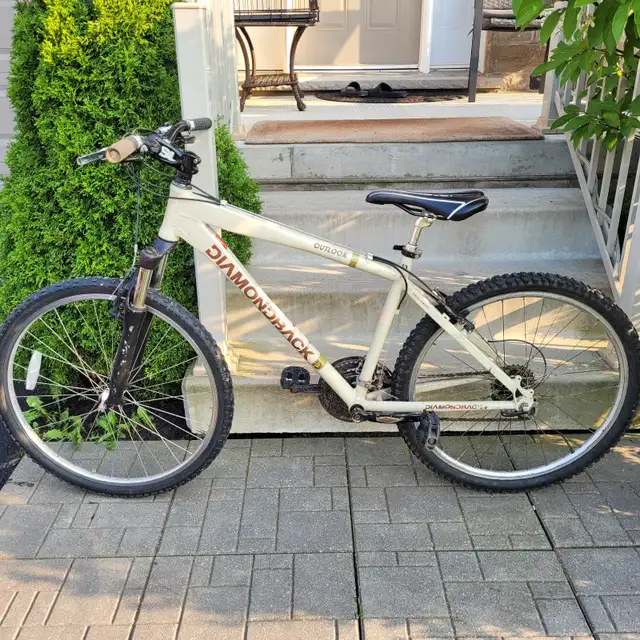 Diamondback Outlook Mountain Bike