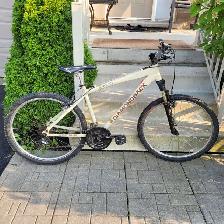 Diamondback Outlook Mountain Bike - Photo 2