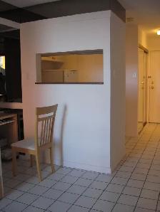 DOWNTOWN BACHELOR CONDO - Photo 4
