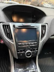 2018 Acura TLX SH-AWD 4 Door - low kms - Photo 2